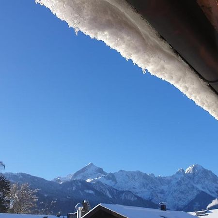 Bunter Hirsch Ferienwohnung Im Garmischer Zentrum Exterior photo