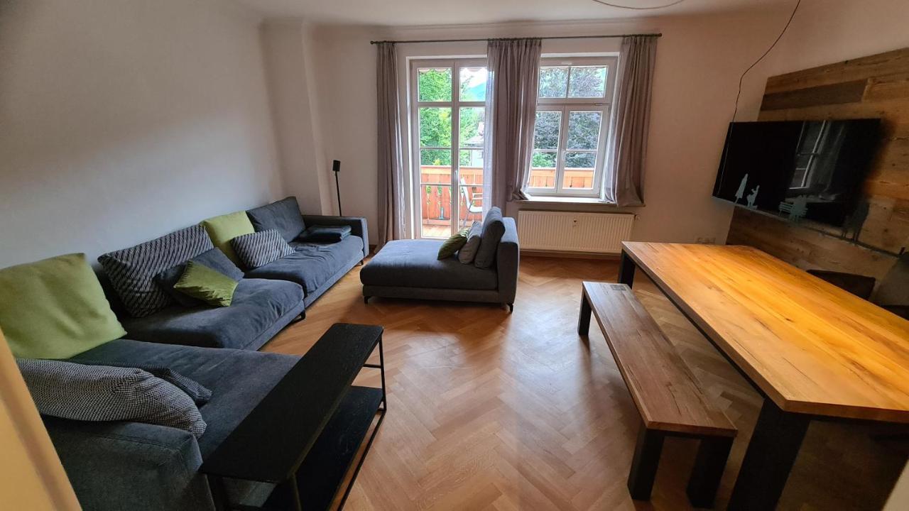 Bunter Hirsch Ferienwohnung Im Garmischer Zentrum Exterior photo